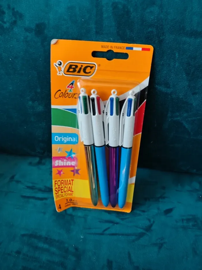 pack de 4 stylos 4 couleurs original et shine bic neuf