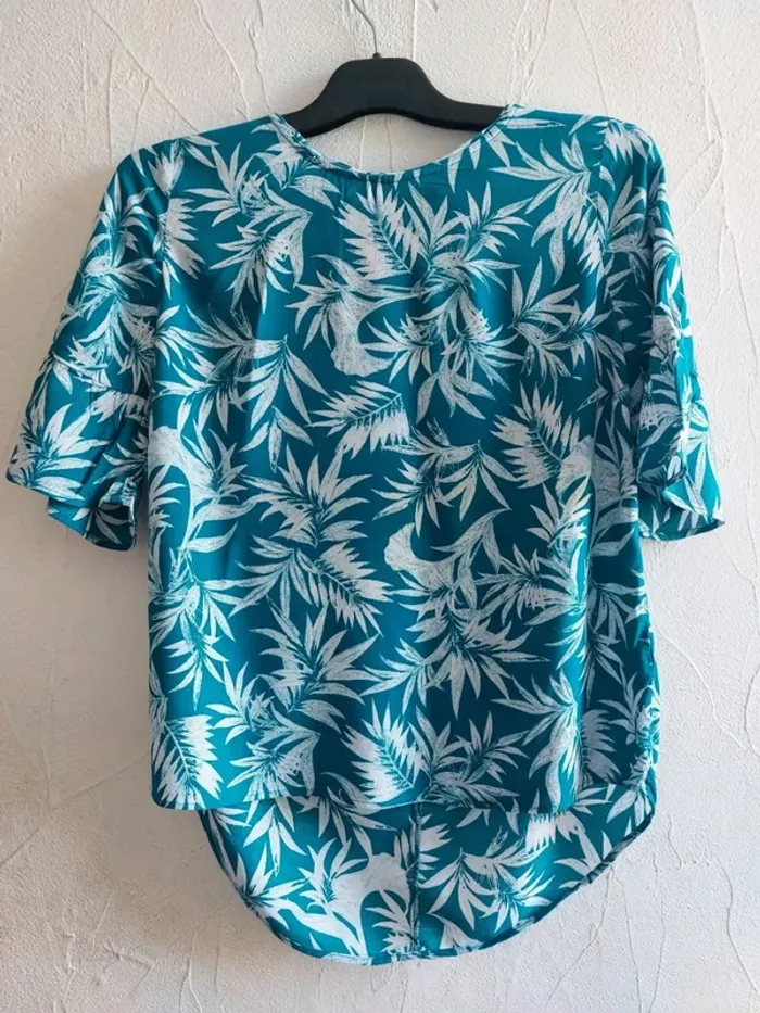 Blouse motif feuillage bleu et blanc Taille 38