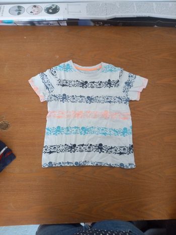 Tee shirt taille 7 ans