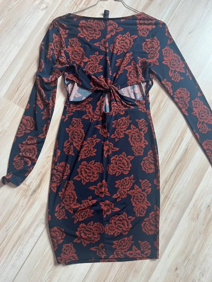 robe moulante fleuris croisé dos manche longues forever 21 - photo numéro 3