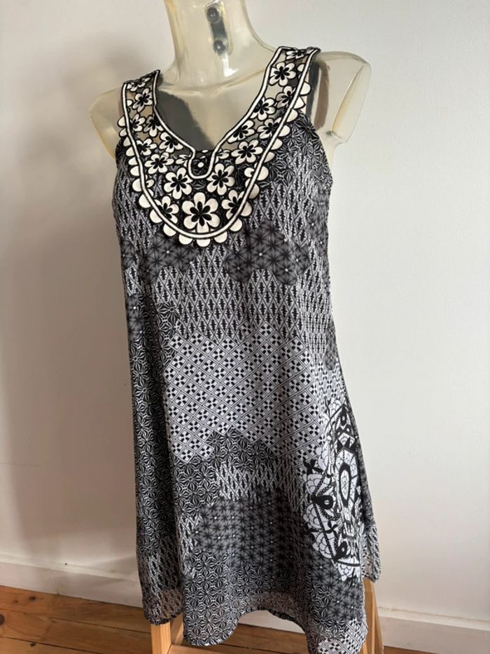 Robe desigual taille 36 état neuf - photo numéro 3