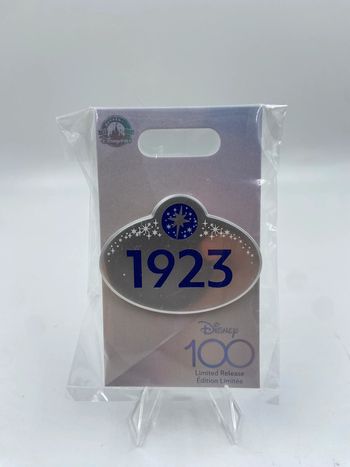 Badge cast member exclusif 1923 Pin's édition limitée Disney100
