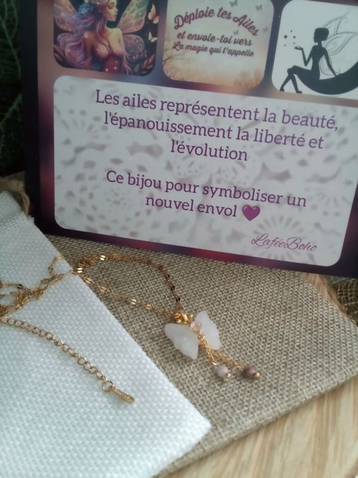 Collier papillon en pierres de jade blanc et rhodochrosite