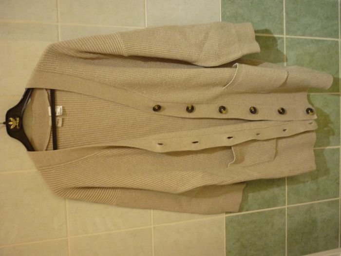 Cardigan col v long gros boutons avec poches - photo numéro 2
