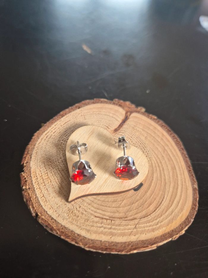 Jolie boucle d'oreilles rouge en acier - photo numéro 4