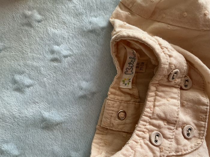 blouse manches longues beige ouverture totale au dos 9 mois kitchoun - photo numéro 9