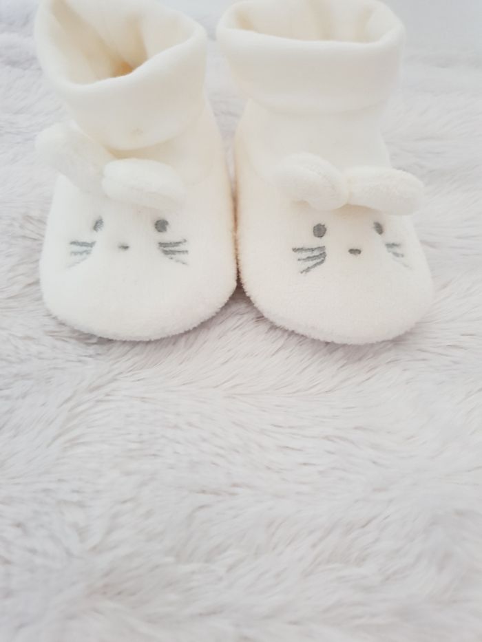 Chaussons bebe NEUFS
