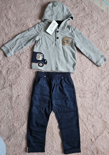 Eensemble 23 mois neuf