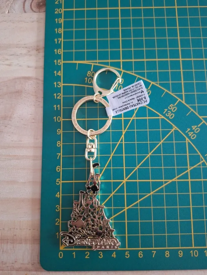 Porte-clés Disneyland Paris Château Dentelle (couleur or) - photo numéro 3