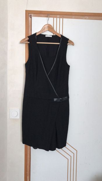 Robe noire en laine et polyester