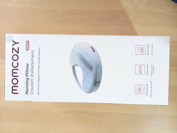 🍼 Coussin d'allaitement Momcozy