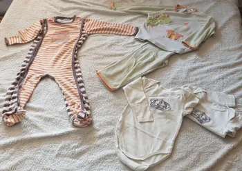 Lot 2 pyjamas et 2 bodies hiver demi saison garçon 3 ans