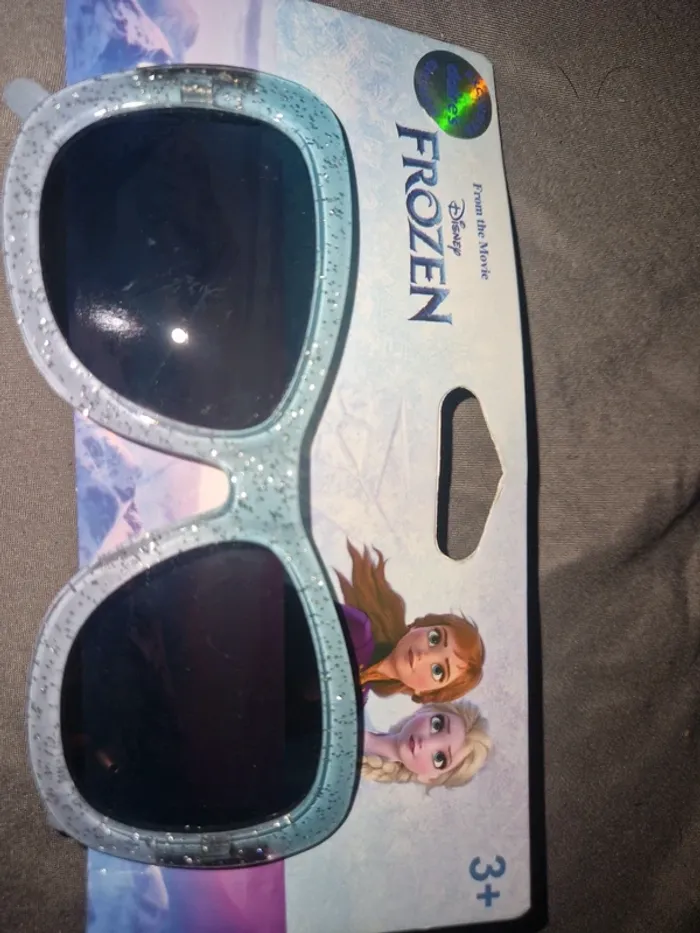 Lunettes de soleil reine des neiges
