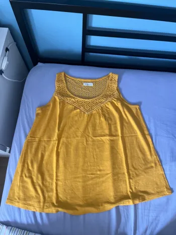 Débardeur jaune moutarde
