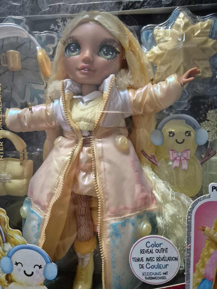 Rainbow High - Winter Wonderland - Jaune- Révèle ta couleur - photo numéro 2