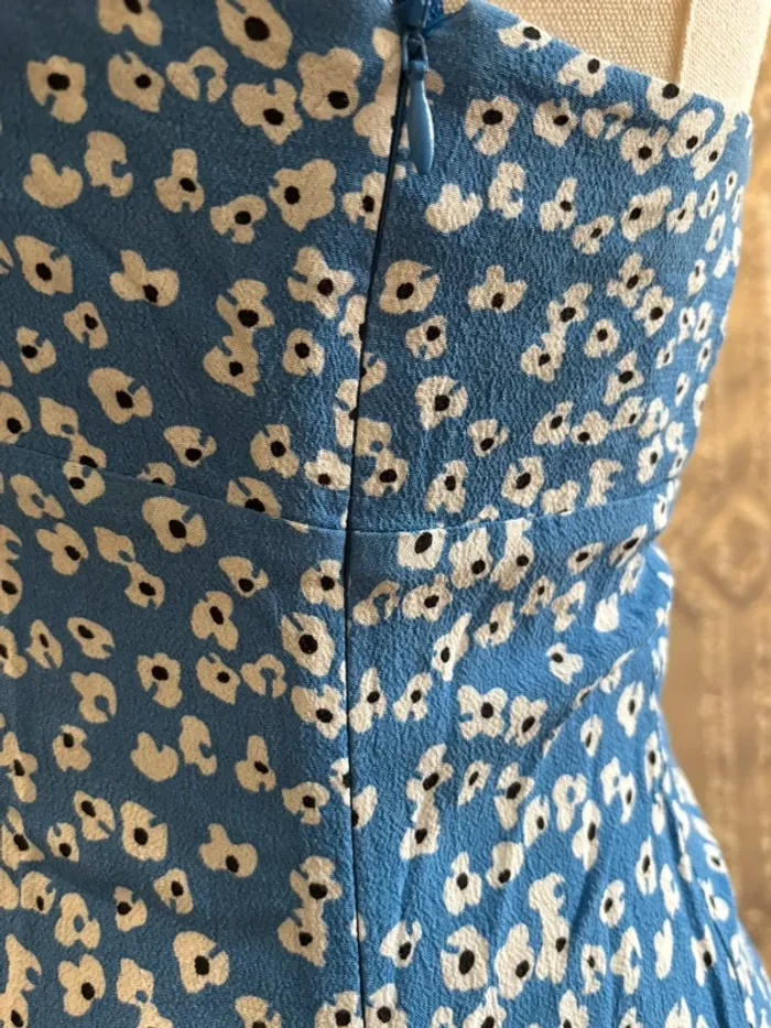 Robe courte fleurie bleu ciel Zara – S – effet satin - photo numéro 5