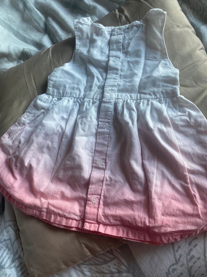 Robe bébé rose dégradé Kiabi 6 mois - photo numéro 2