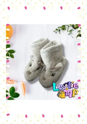 Chaussons kiabi 30 / 31 cadeau
