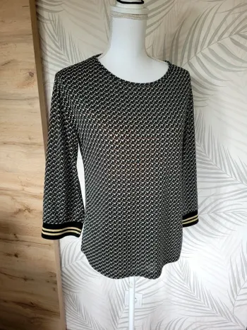 Top femme taille M de chez promod
