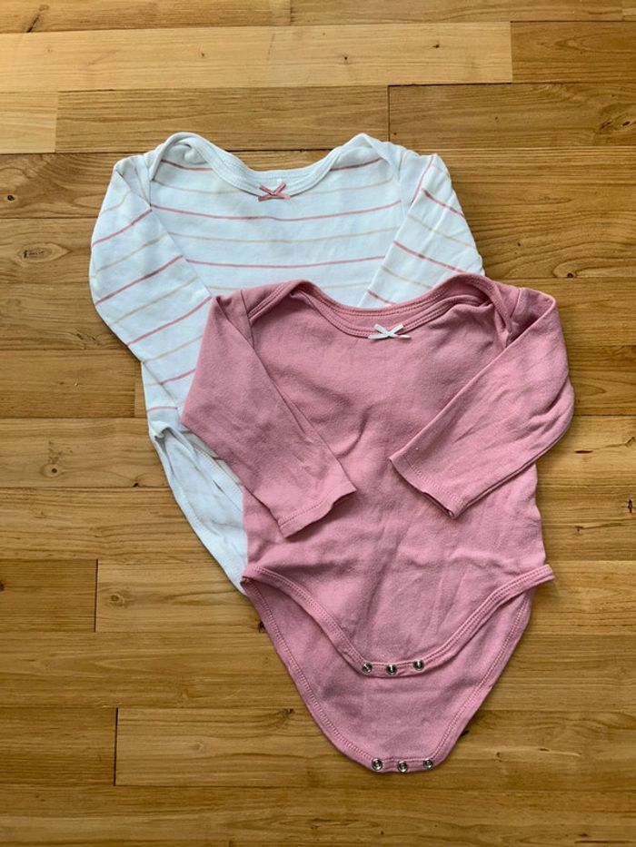 Lot 2 bodys fille 23 mois