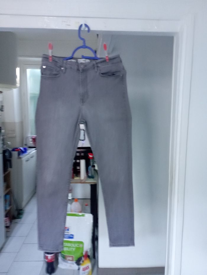 Jeans de marque MLG taille 40 très jolie gris - photo numéro 2