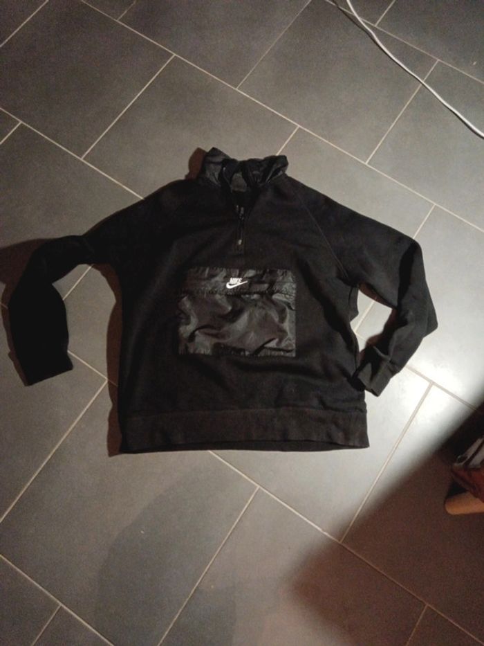 Sweat grande poche devant