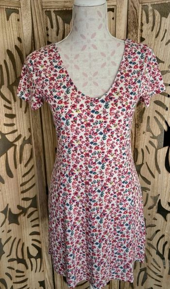 Robe imprimée fleurie col V