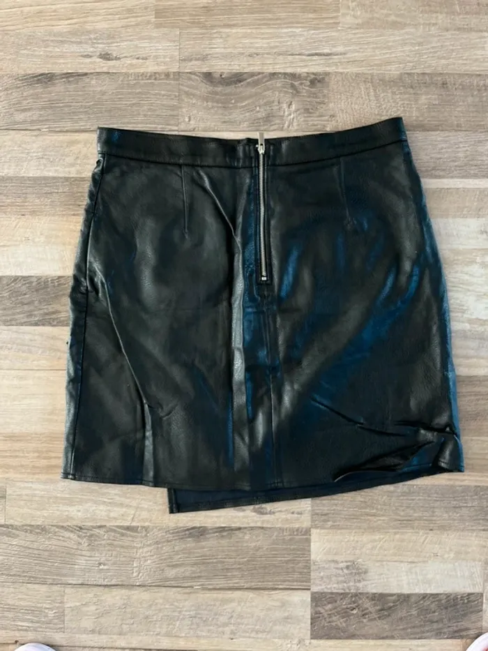 Jupe noire chic similicuir t40 - photo numéro 2