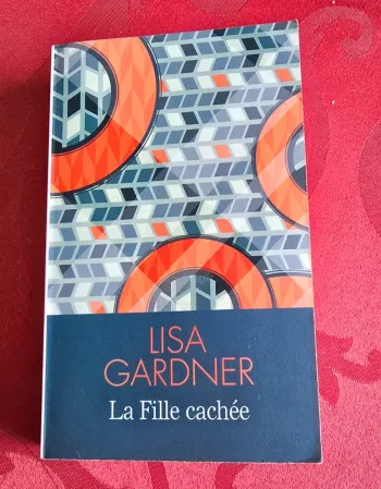 Livre la fille cachée