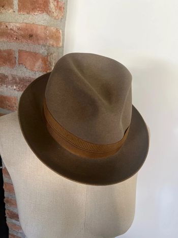 Chapeau vintage taille sur photo