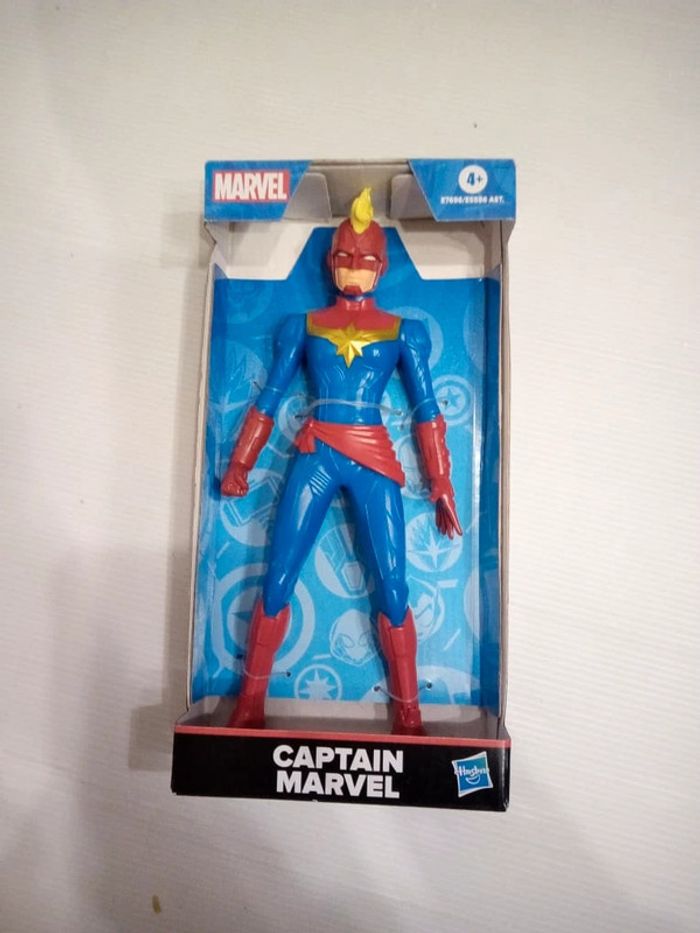 Captain Marvel 24 cm