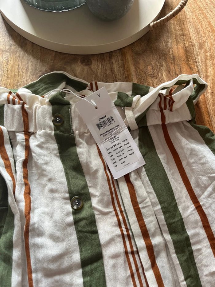 Jupe Only taille 42 neuve - photo numéro 3