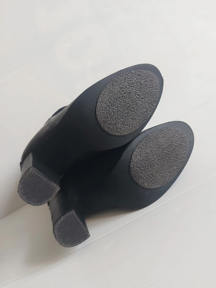 Bottes cuir synthétique et suédine effet peau de pêche avec liseré argenté pointure 37 - photo numéro 7