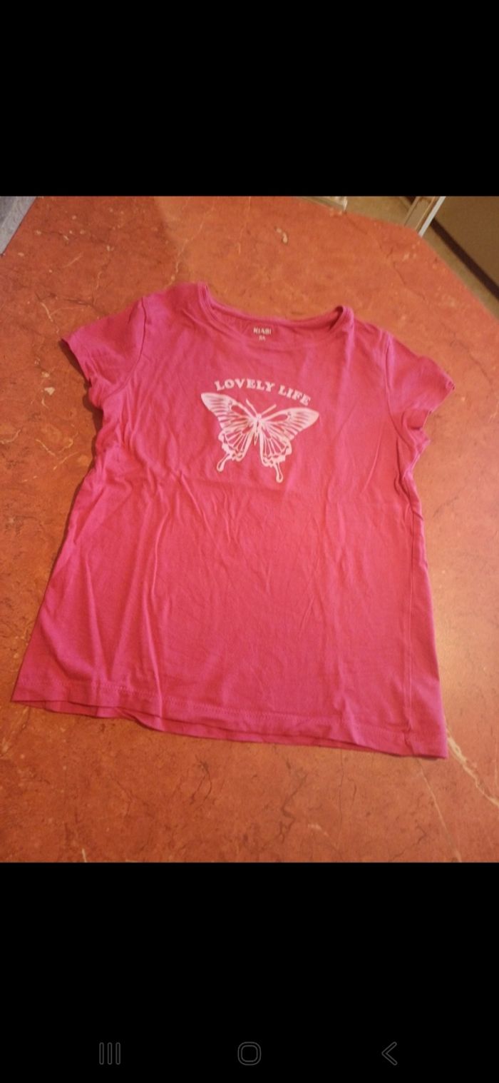 T.shirt fille taille 8 ans