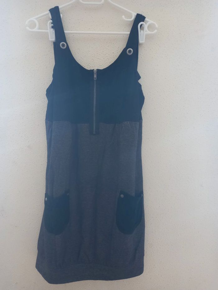 Tunique grise et noire Taille : L