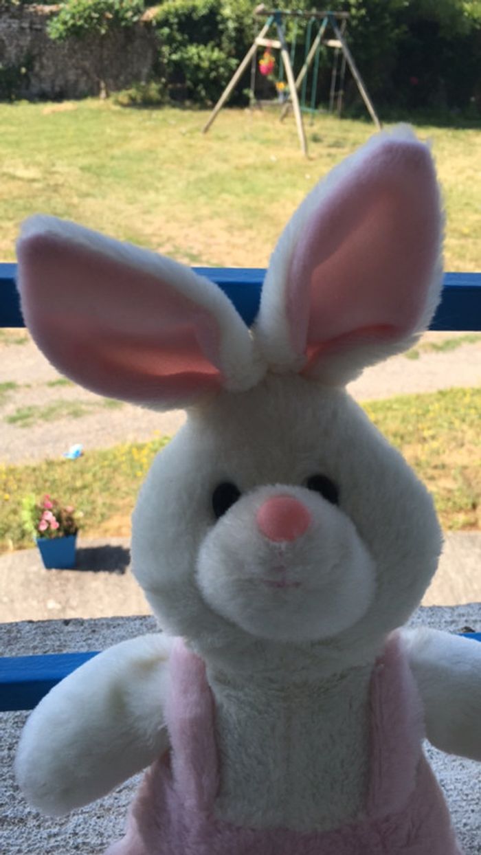 Peluche lapin blanche/rose en très bon état - photo numéro 2