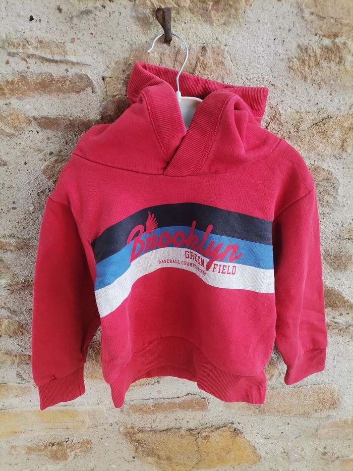 Pull rouge