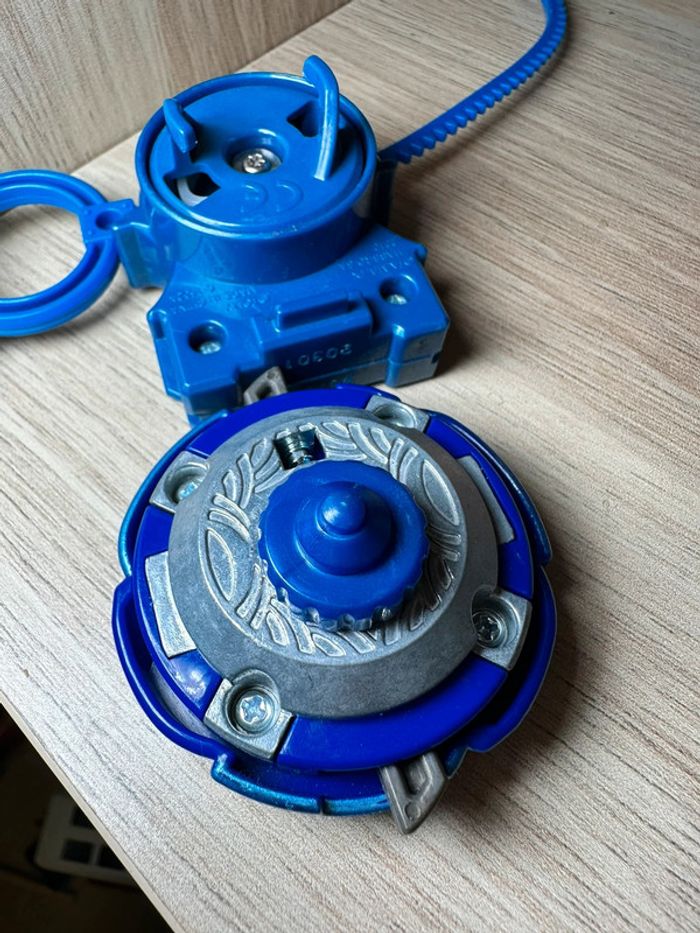Toupie beyblade cetus quake - photo numéro 2