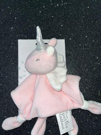 Doudou licorne rose blanc corne argentée