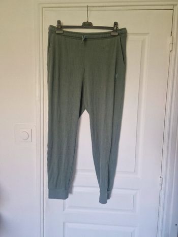 Bas de jogging vert cotelé camaieu