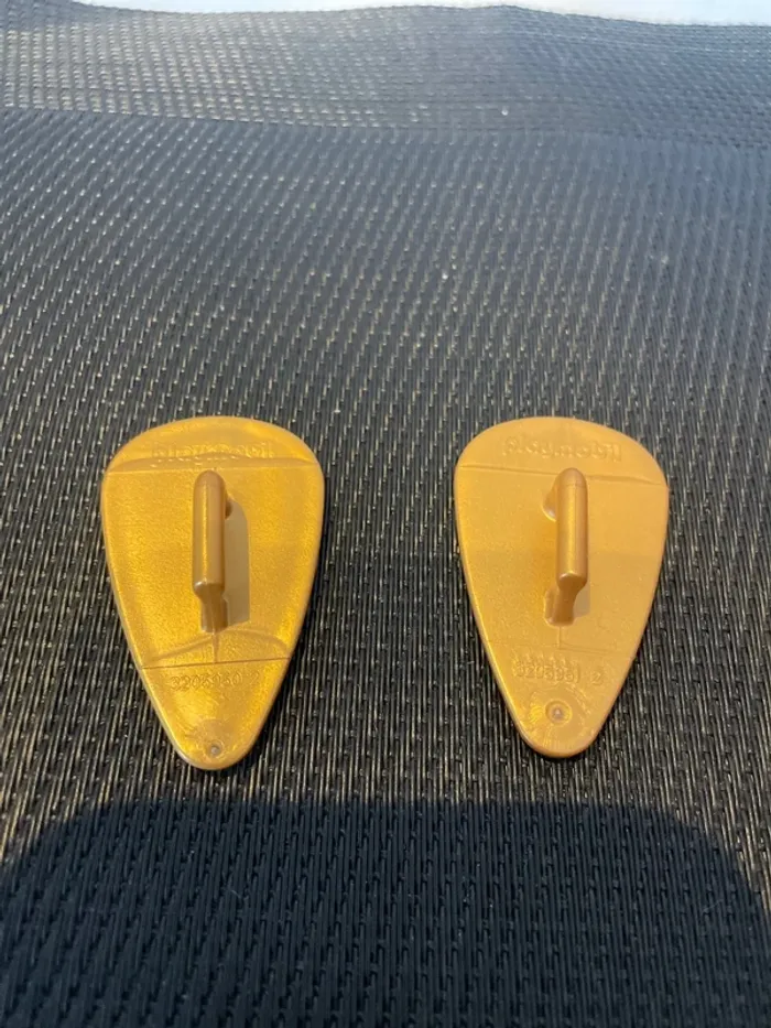 Playmobil lot 2 boucliers chevalier Lys doré et blanc 6847 moyen âge pièces détachées - photo numéro 3