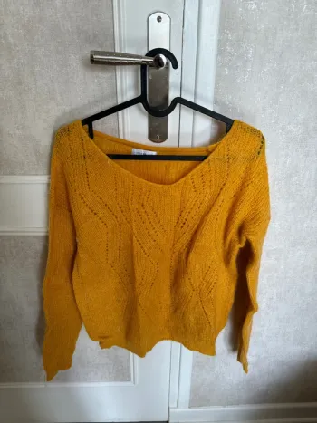 Pull laine jaune