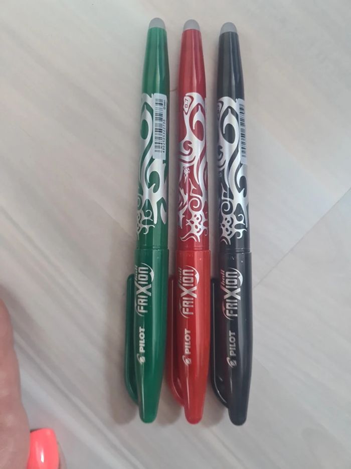Stylo frixion x3 neufs