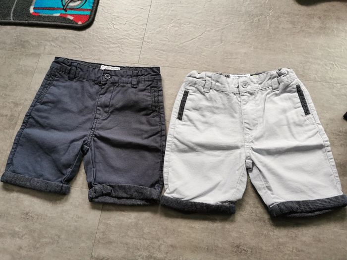 Lot shorts habillés garçon 4 ans comme neufs