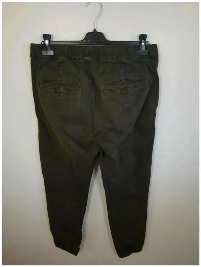 C26 pantalon kaki bershka 42 - photo numéro 2