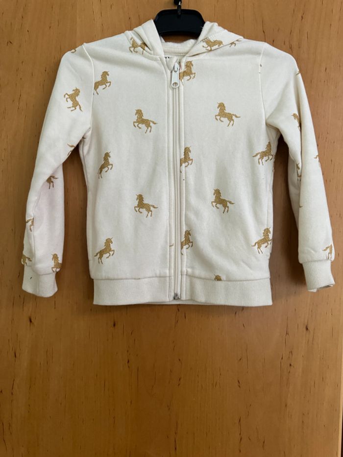 Joli cardigan écru 4 ans avec capuche en coton issu de l'éco conception