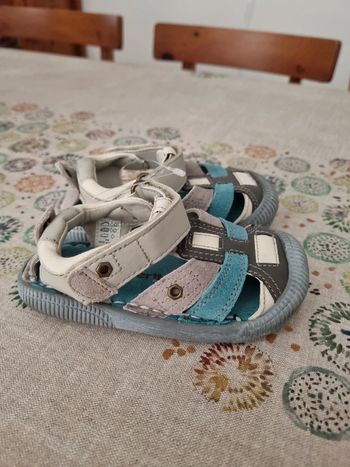 Sandalettes neuves cuir Verbaudet taille 23