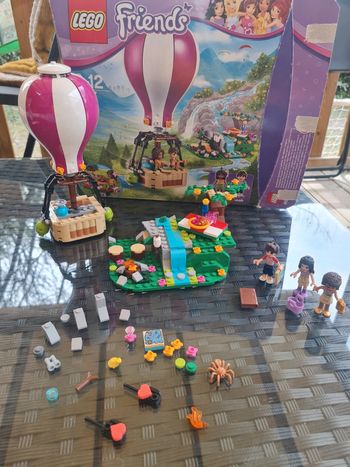 Lego friends 41097 - la montgolfière d'heartlake city