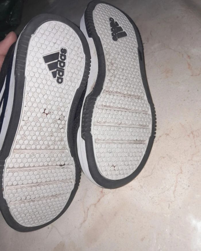 Basket Adidas taille 31 💫 - photo numéro 2