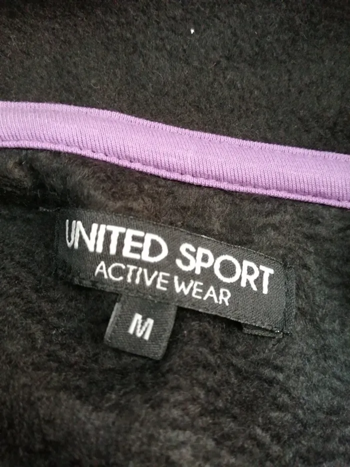 Veste polaire noire avec détails violets et poches / united sport / (M) - photo numéro 8